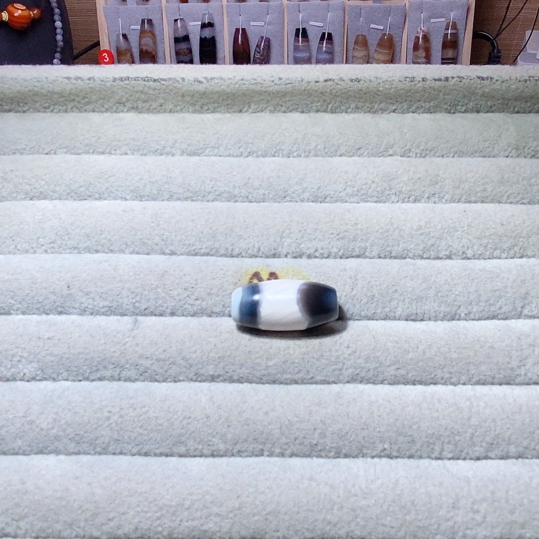 无***猪未镶嵌颈饰玛瑙/玉髓