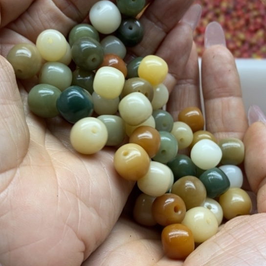 白玉菩提吊坠瑕疵11多宝桶100卡灯牌宠100