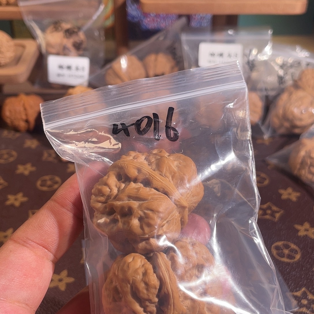 李***文玩核桃把件4016