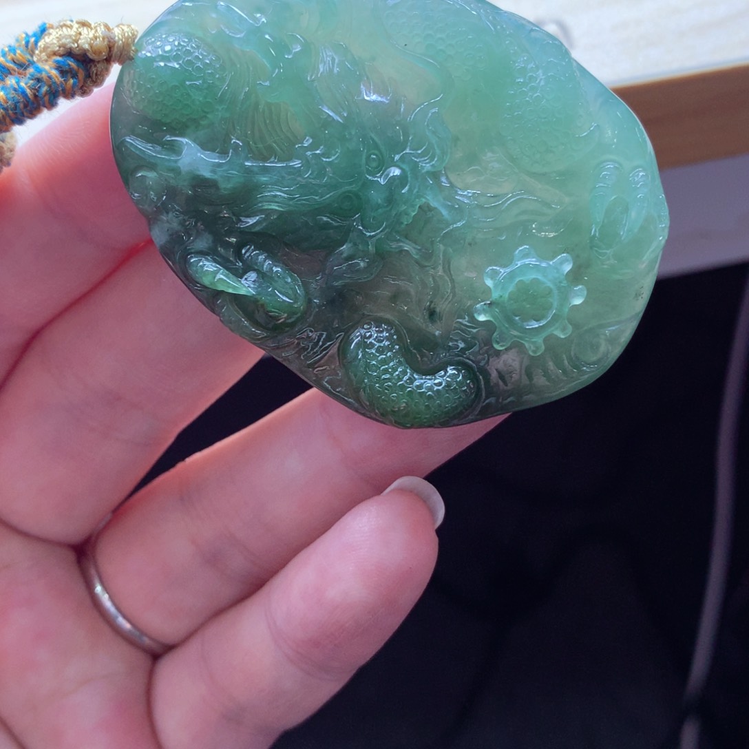 翡翠颈饰未镶嵌吊坠