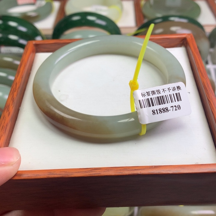 和田玉手镯未镶嵌58