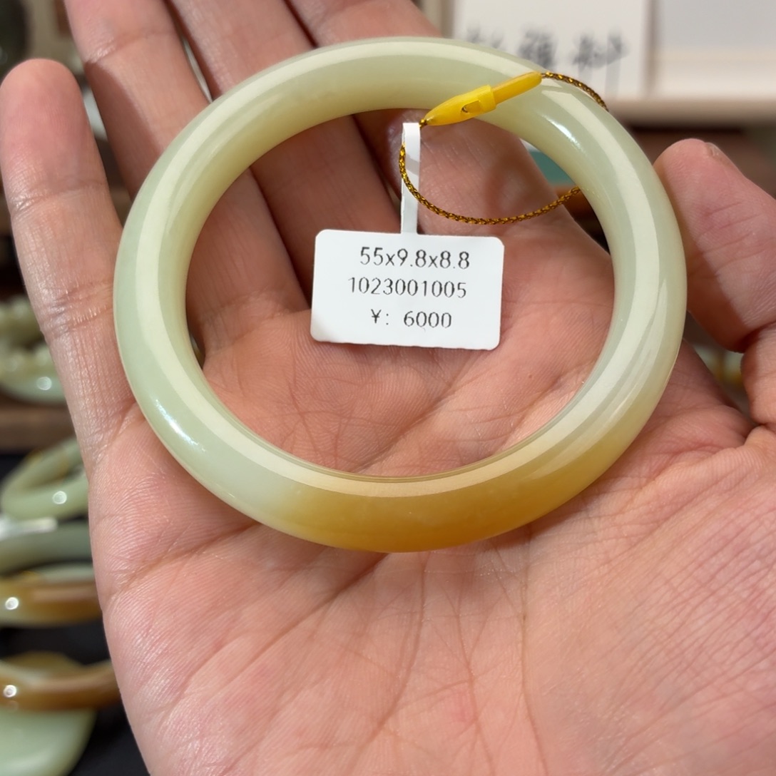 辽***雁和田玉（糖玉）未镶嵌手镯