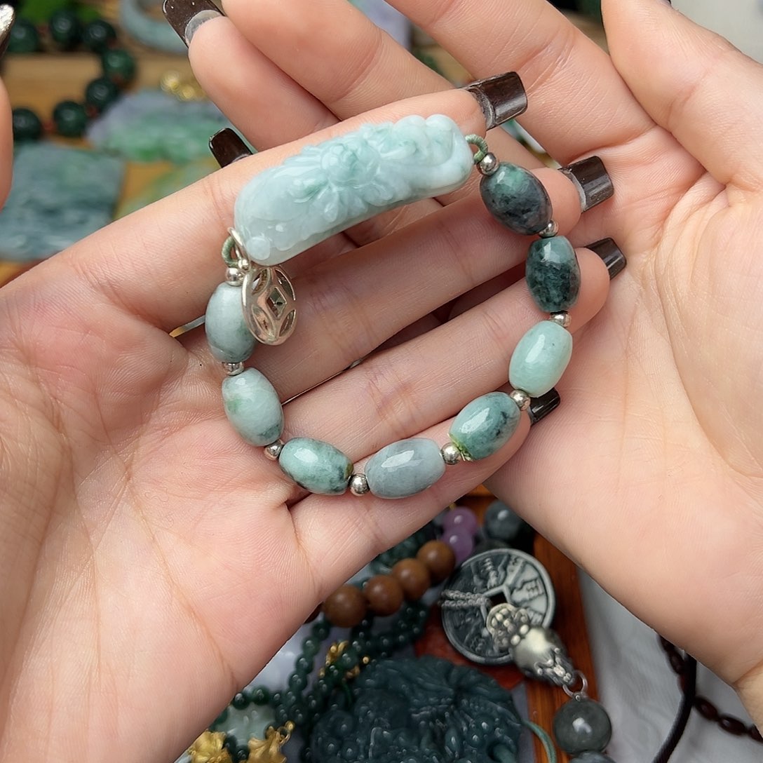 翡翠手链未镶嵌翡翠