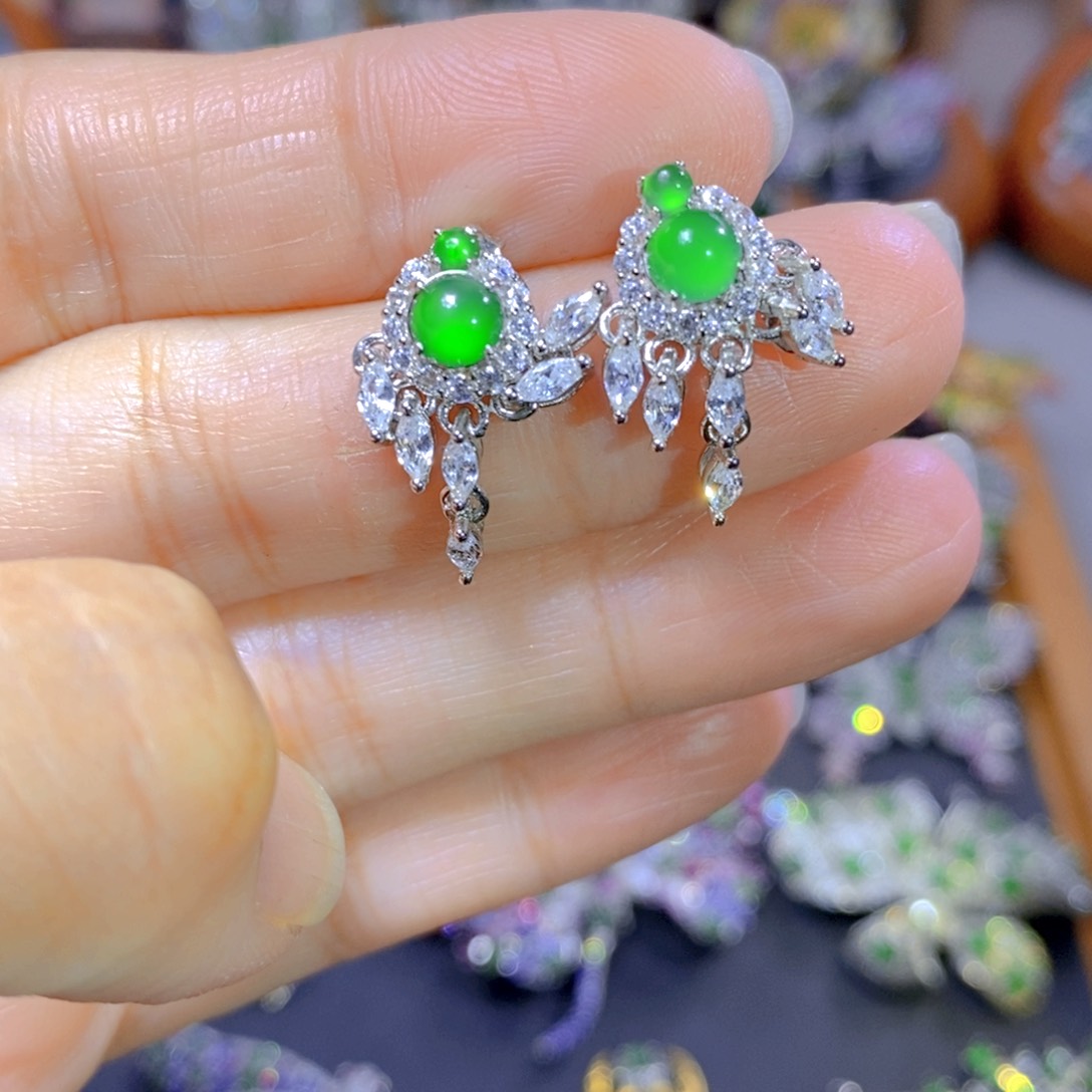 翡翠颈饰银S925镶嵌天然翡翠