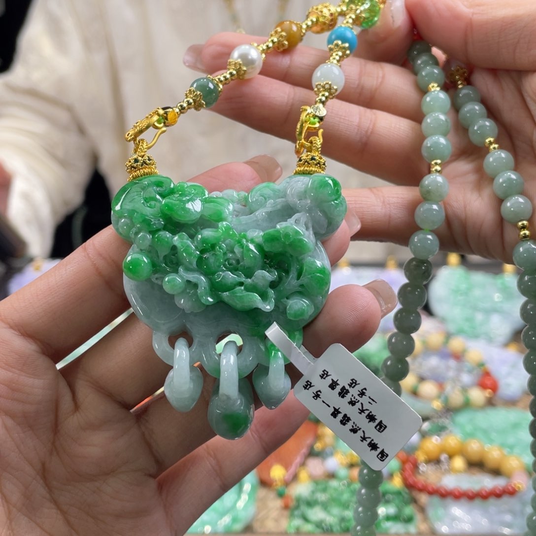 翡翠颈饰未镶嵌代编织