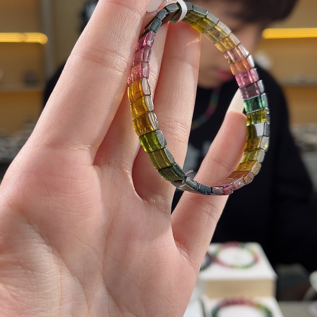 碧玺碧玺8mm（多样性发一件未镶嵌