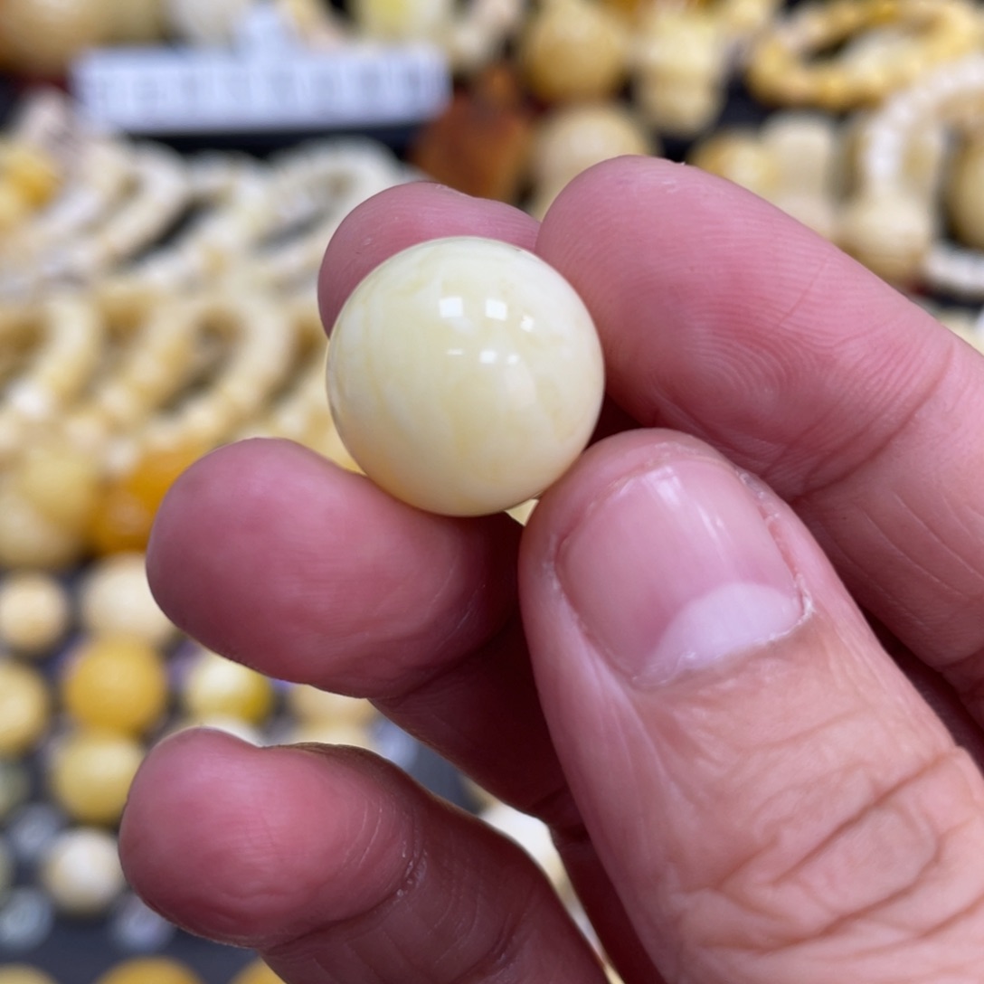 琥珀珠宝奇石未镶嵌15.6mm微瑕疵