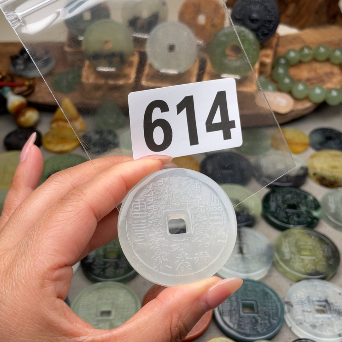 凉***丶蛇纹石玉未镶嵌颈饰