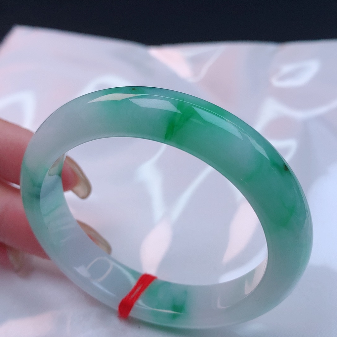 【闪购商品】未镶嵌手镯（贵妃镯）翡翠54