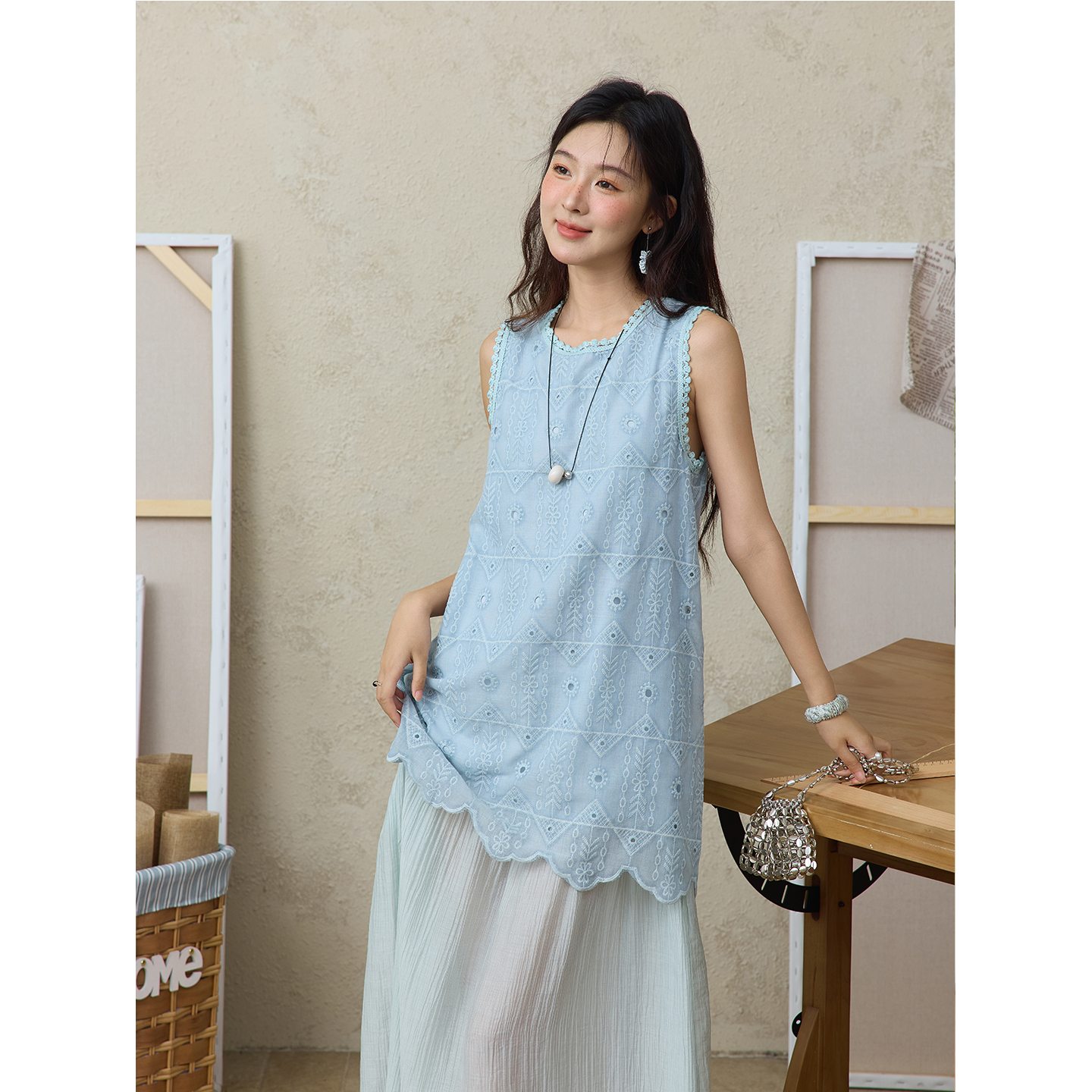 【晓薇专属】谜秀法式刺绣假两件背心裙度假风连衣裙MXE34L2311