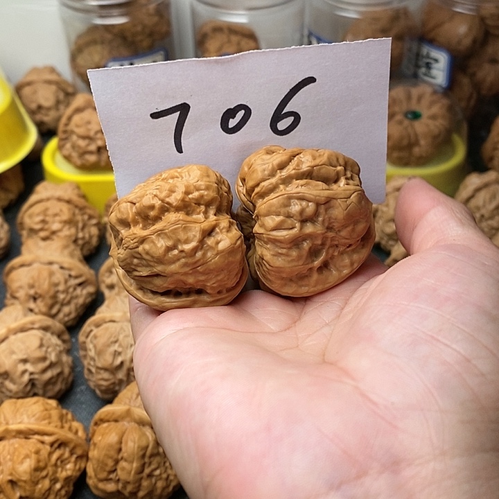 核桃蛤蟆41斤左右一个人