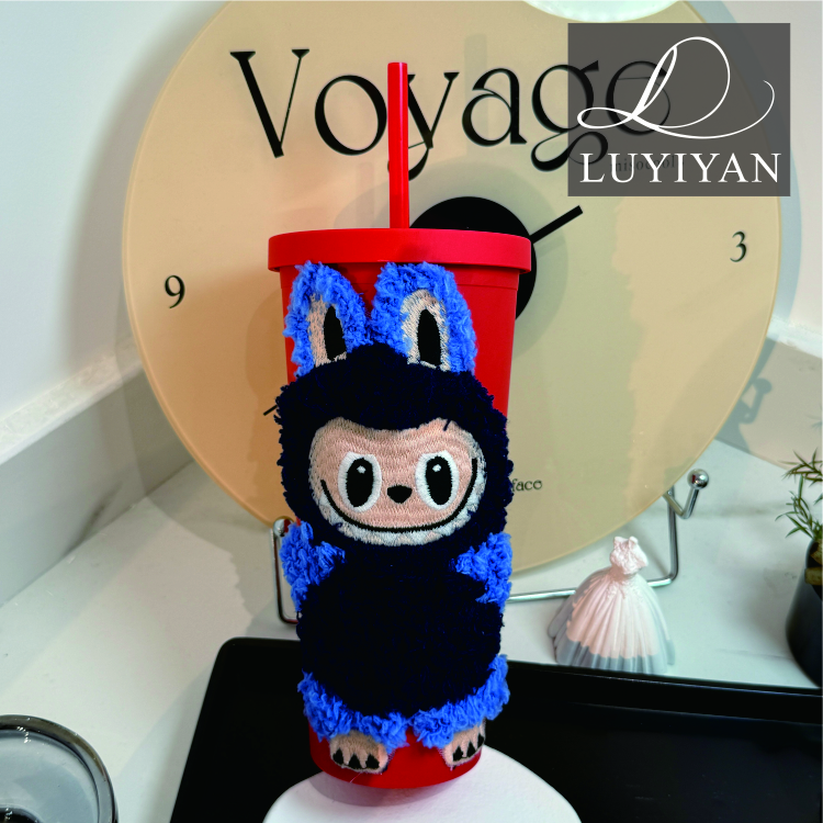 拉布布水杯3D工艺毛绒贴布装饰红色带吸管