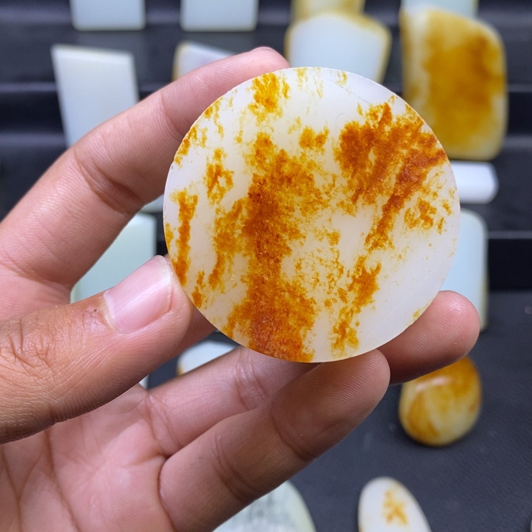 未镶嵌吊坠定制和田玉安****^