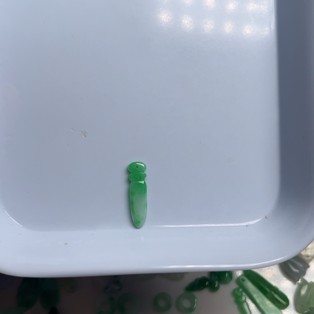翡翠未镶嵌颈饰天然翡翠
