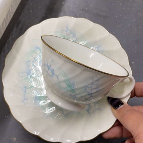 祈***梨金葡萄瓷器欢迎您