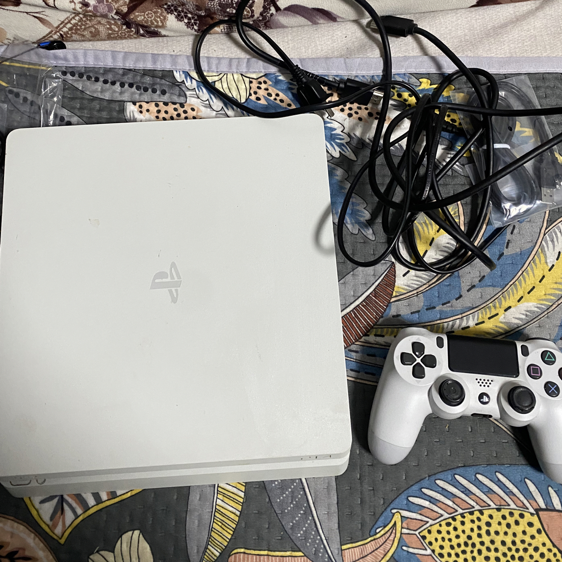 二手家用ps4折腾游戏主机