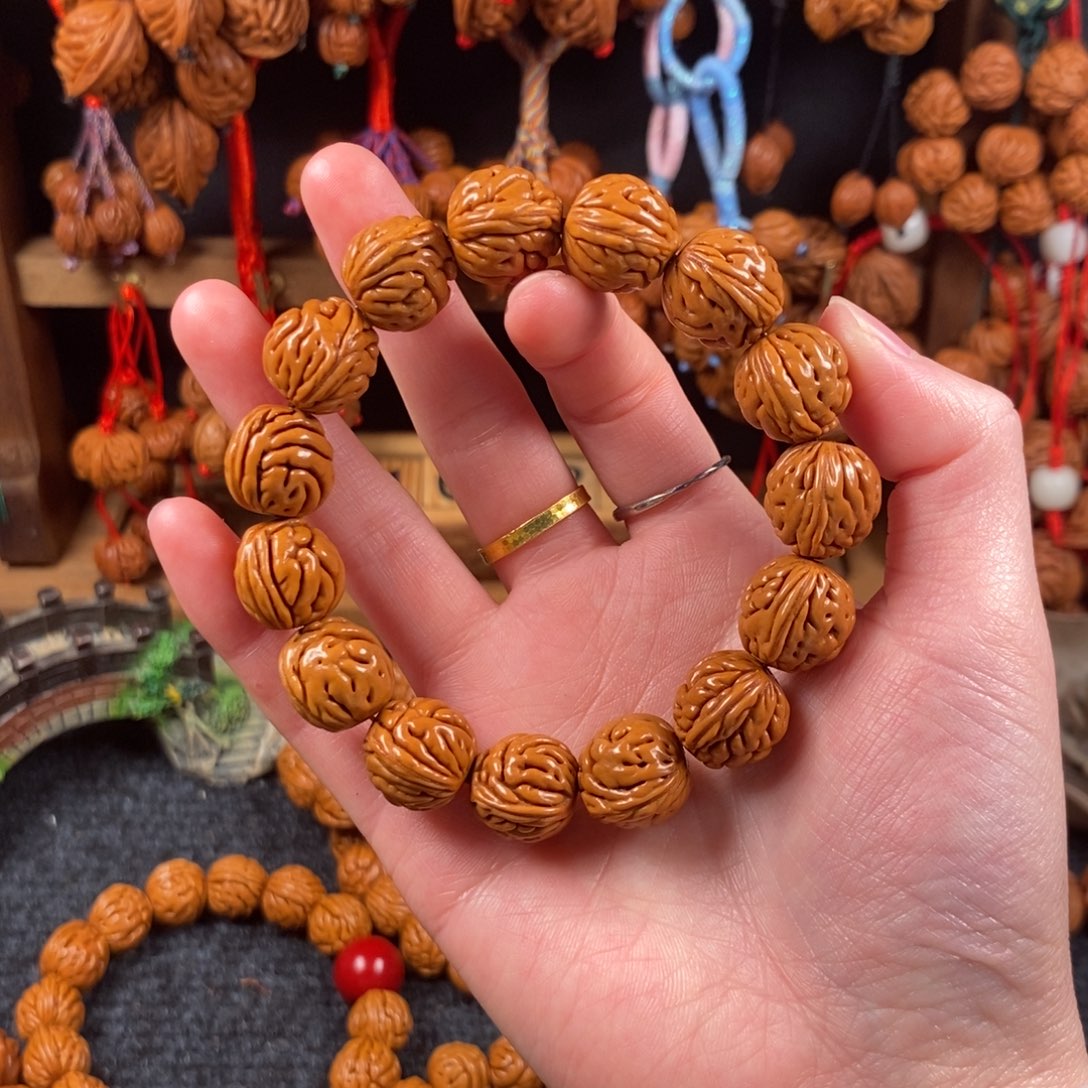 吊坠桃核桃枭手串