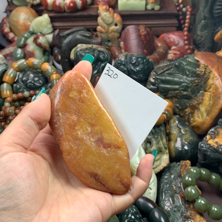 岫岩河磨玉（透闪石质玉）把件未镶嵌