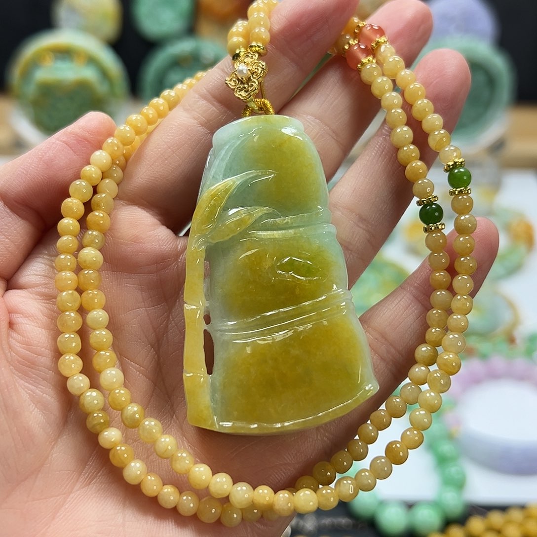 翡翠未镶嵌颈饰吊坠