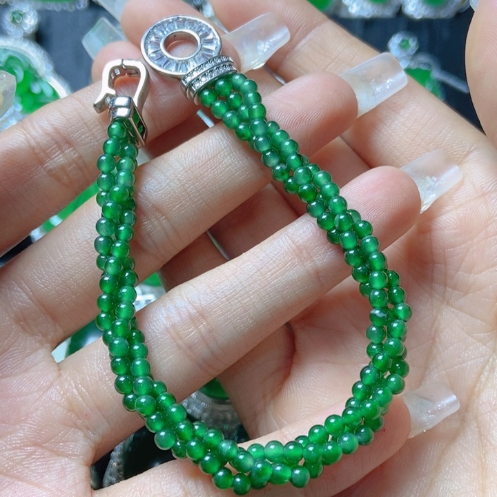 翡翠颈饰未镶嵌          