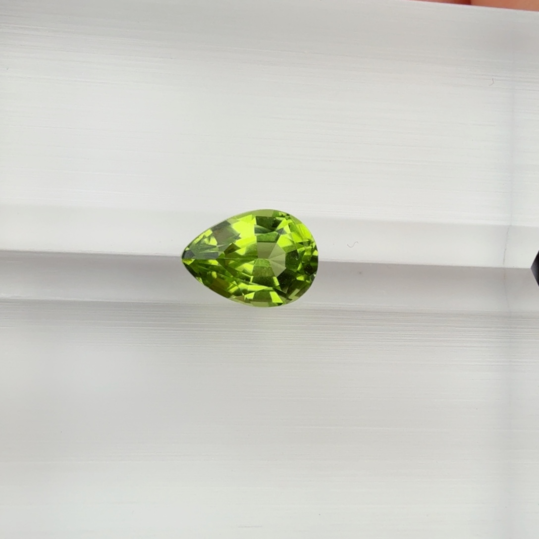 橄榄石未镶嵌笔搁天然2.16克拉