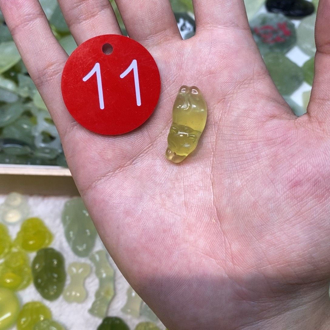 岫玉未镶嵌吊坠(不含链)