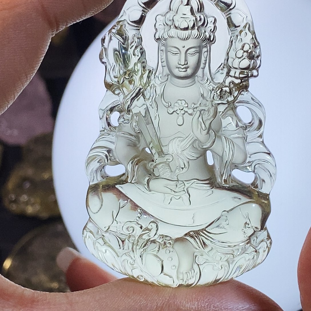 卿***馆颈饰未镶嵌水晶吊坠