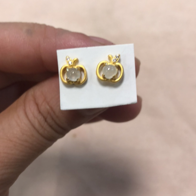 缅甸翡翠，S 9 2 5镶嵌。耳钉