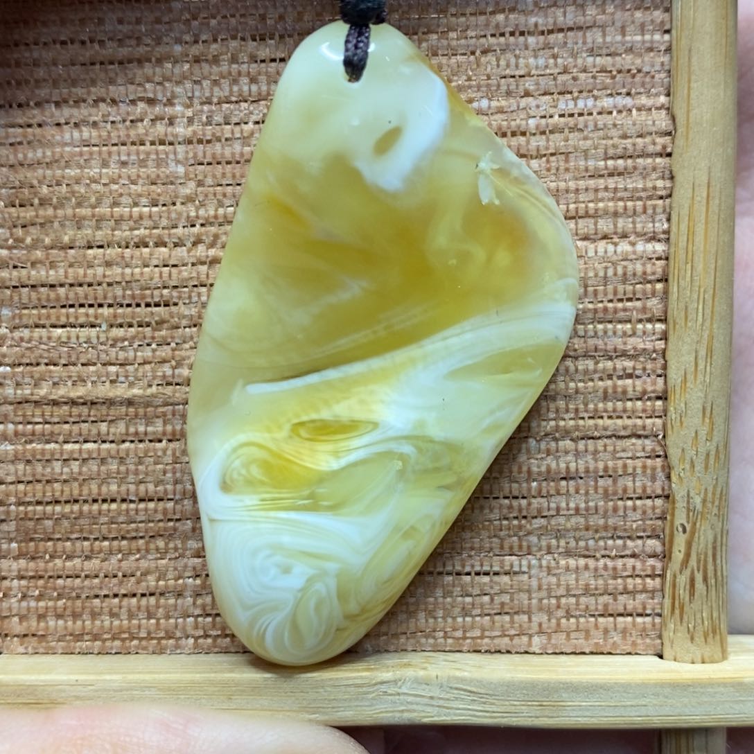 定制琥珀未镶嵌陈