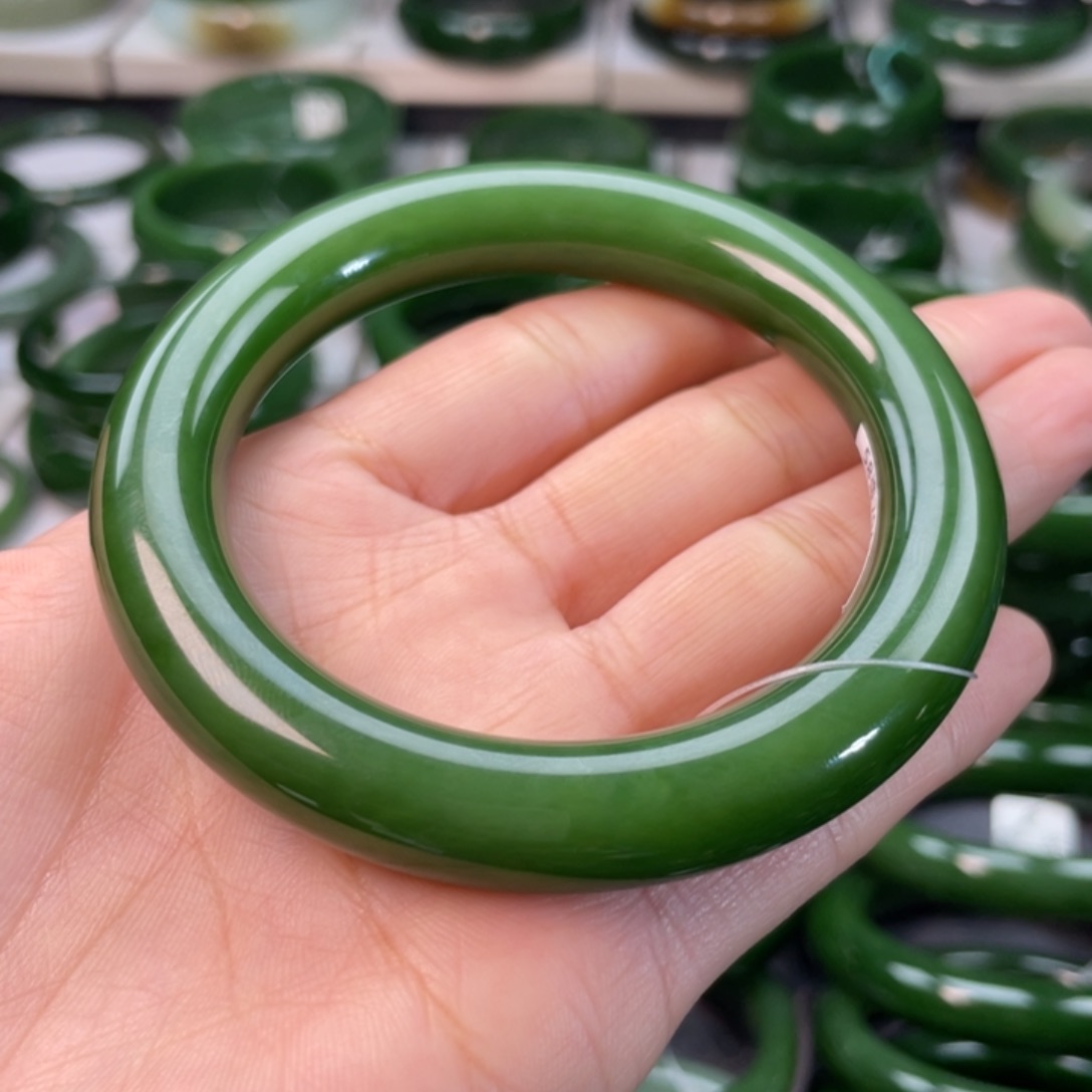 和田玉（碧玉）手镯未镶嵌