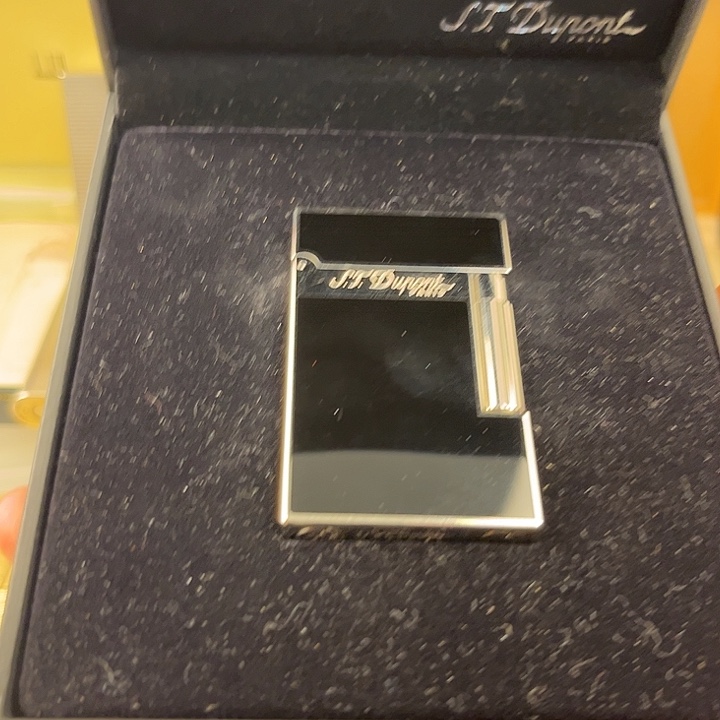 猪****）二手气体打火机黑色