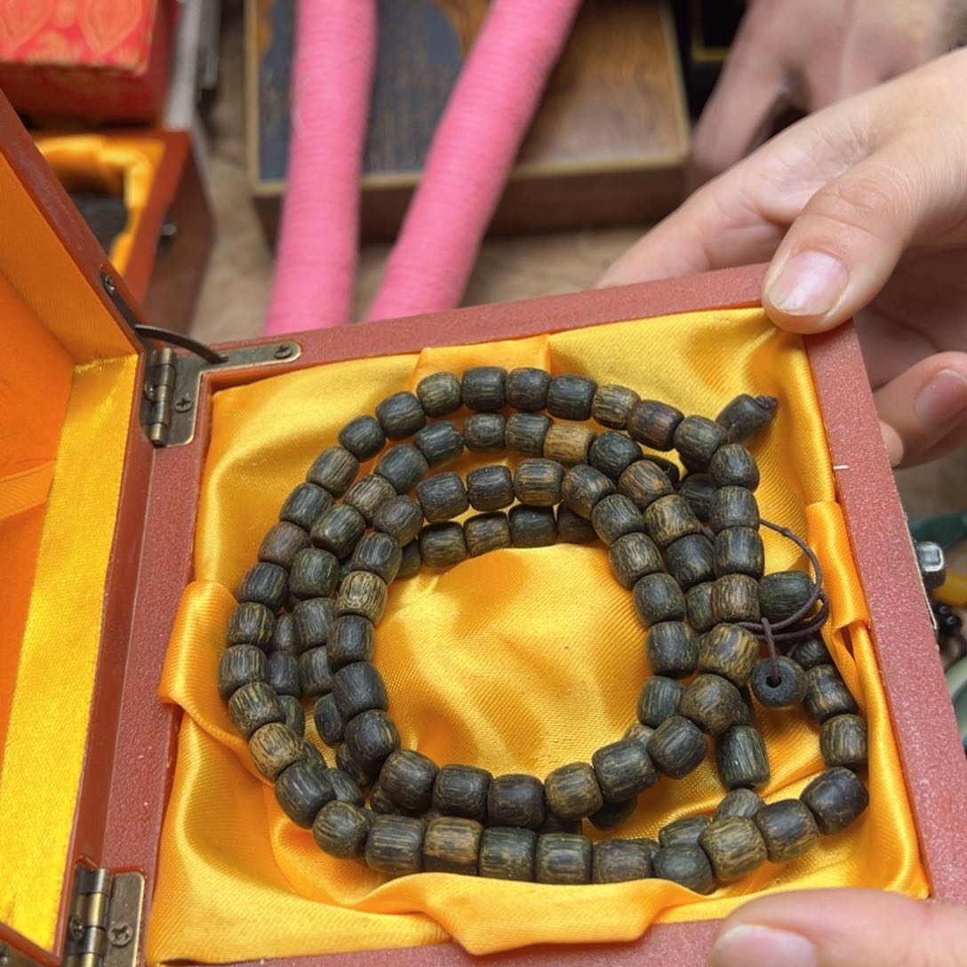 大叶紫檀（黑酸枝木类）