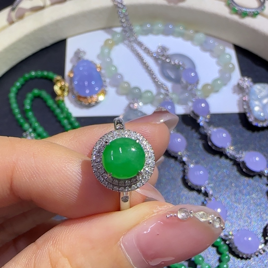 翡翠18K金镶嵌颈饰精品