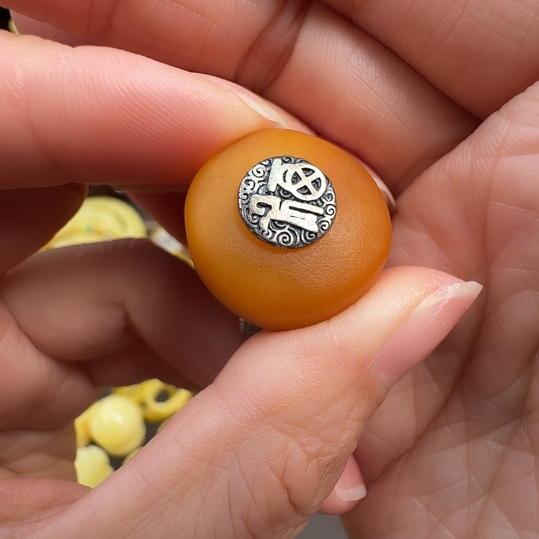 蜜蜡未镶嵌珠宝奇石