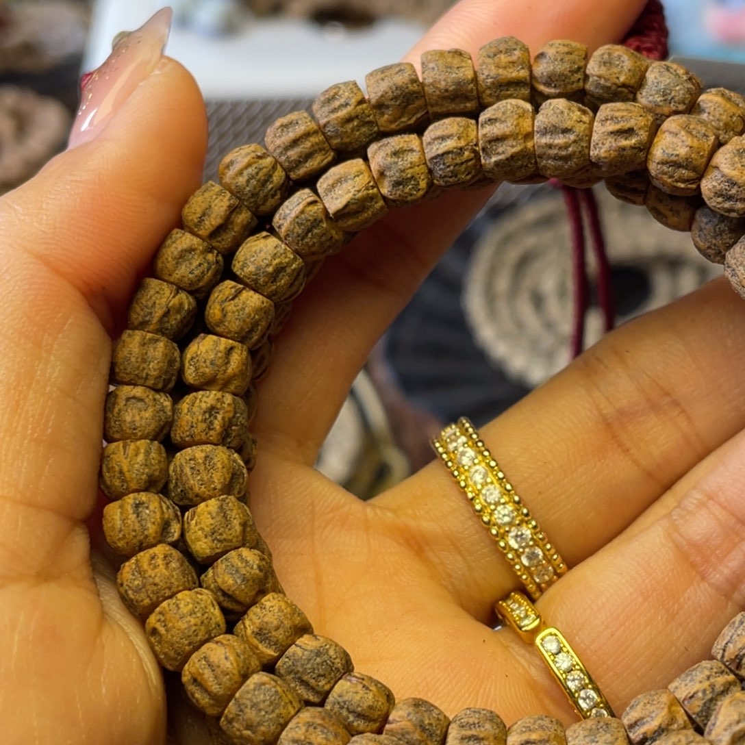 那***是柏香籽/百香籽吊坠