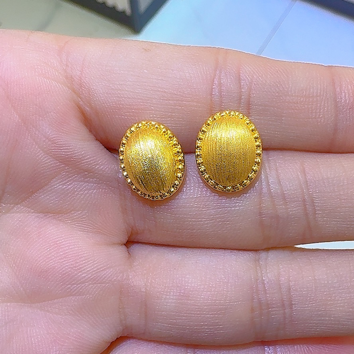 足金拉丝蛋形复古耳钉1.7