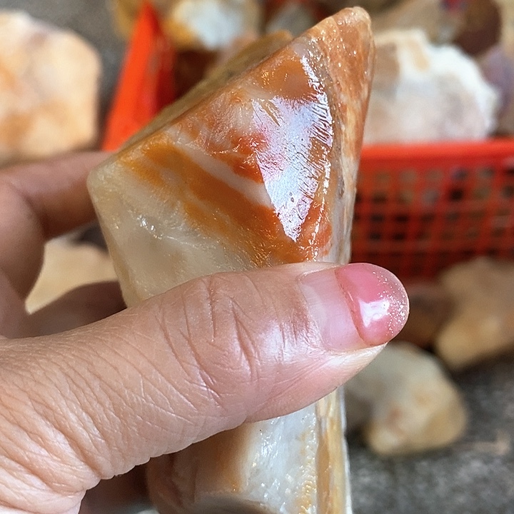 巴林石印石自**者