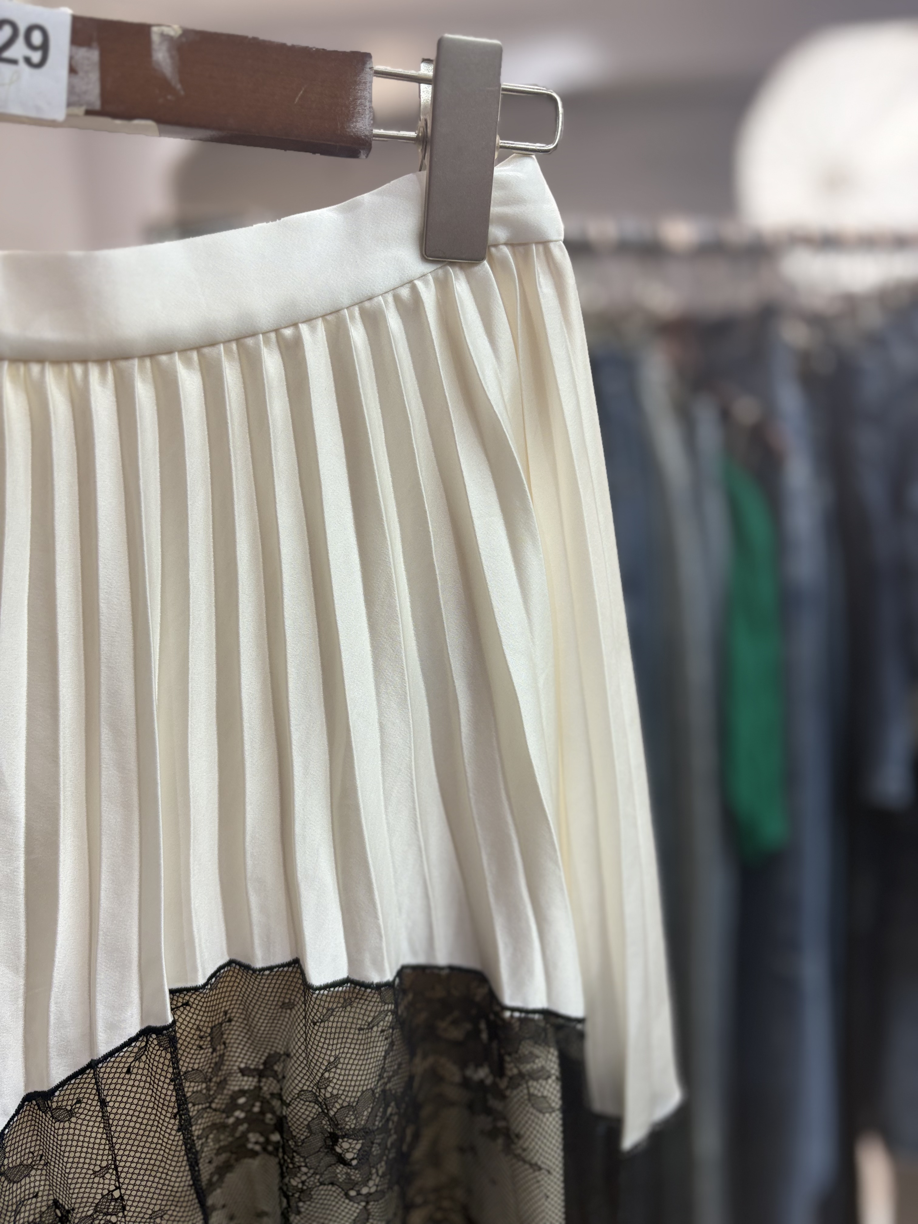 【富贵】  时尚夏季舒适白色纱裙半身裙A556644