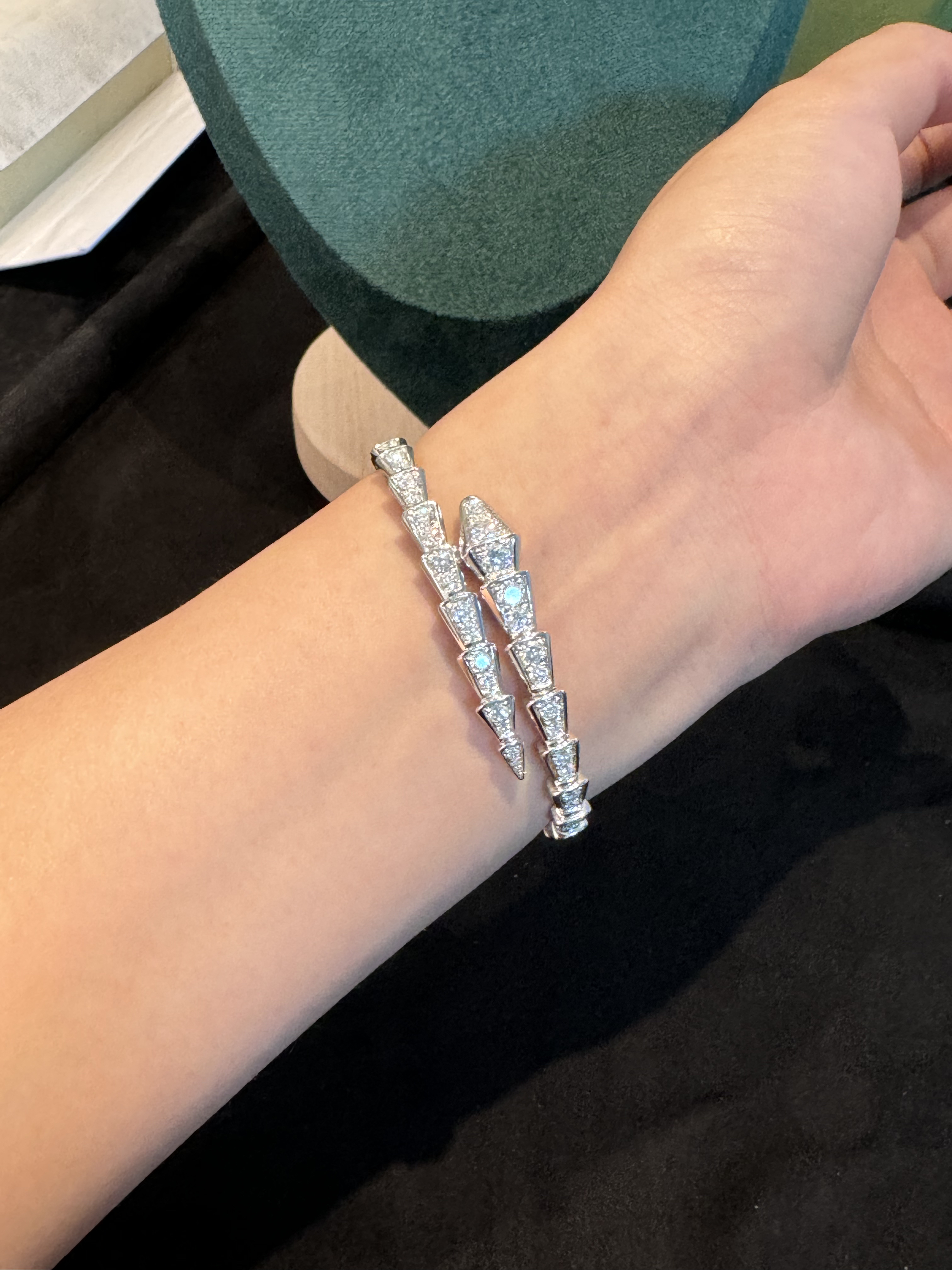 实验室培育钻石18K金蛇满钻手镯精致实心设计优雅蛇形镯子全钻