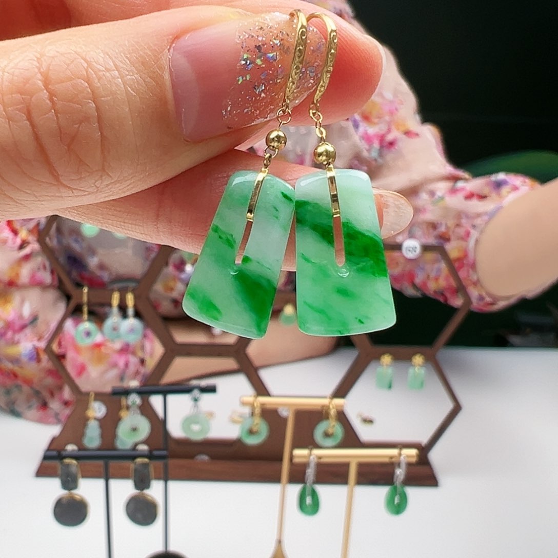 翡翠耳饰18K金镶嵌天然翡翠耳饰18k金镶嵌