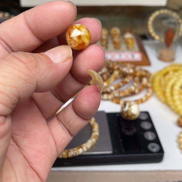 琥珀未镶嵌裸石61号