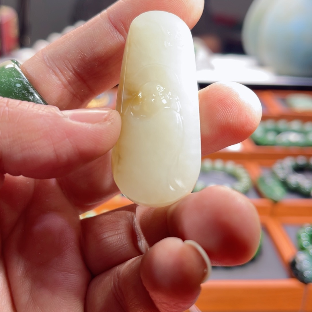 和田玉（糖玉）颈饰未镶嵌