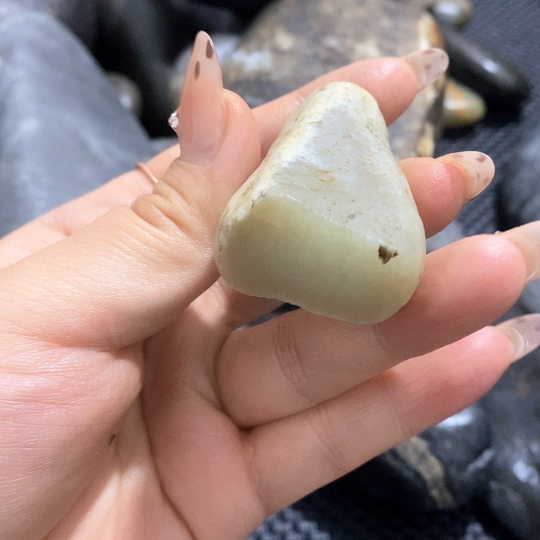 未镶嵌和田玉（糖玉）挂件