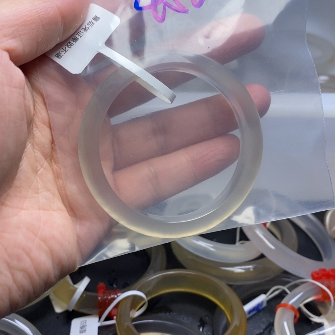 玛瑙/玉髓手镯未镶嵌小*涡