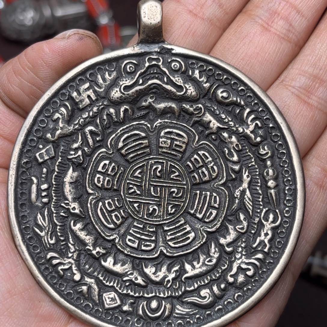 铜星月菩提吊坠项链