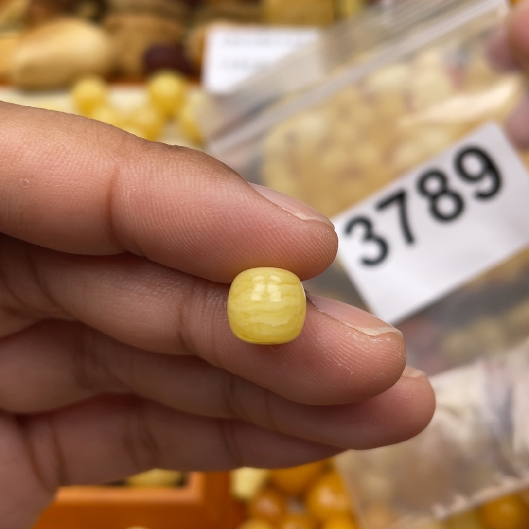 琥珀珠宝奇石未镶嵌9.1