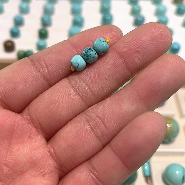 绿松石未镶嵌珠宝奇石