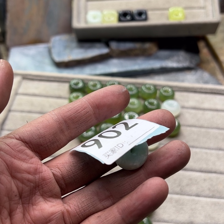 未镶嵌蛇纹石玉珠宝奇石阿*