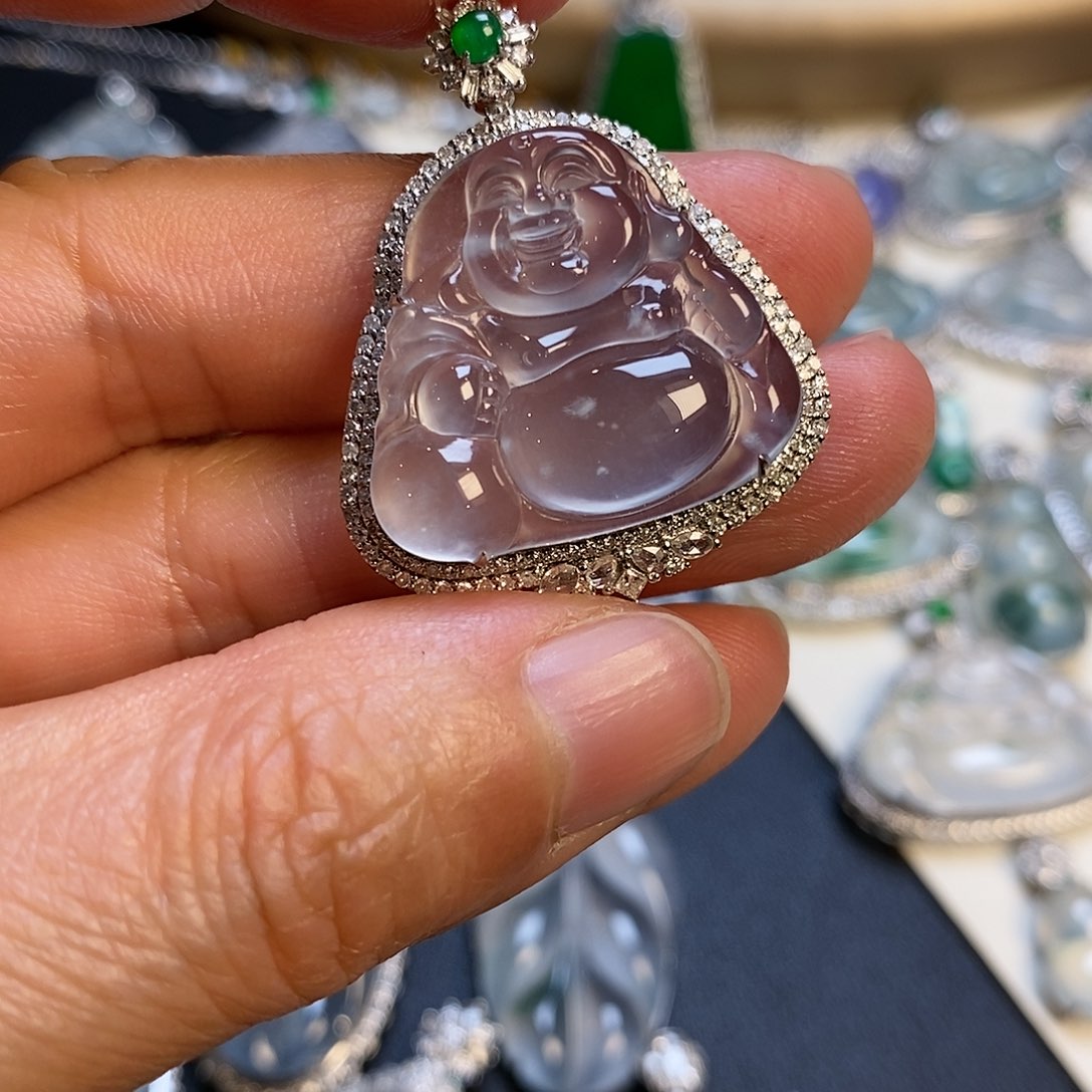 翡翠颈饰18K金镶嵌布袋佛