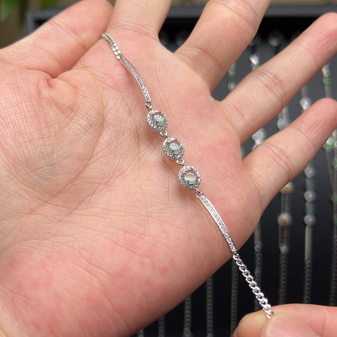 李***一翡翠银S925镶嵌手链